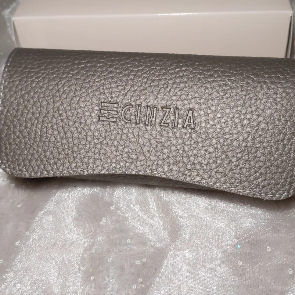 Cinzia sunglasses case and box